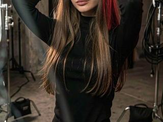 Diantrisy's Model Profile