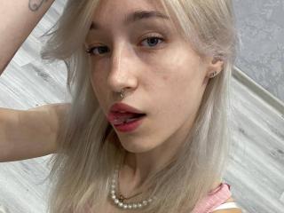 JunieThesing's Model Profile