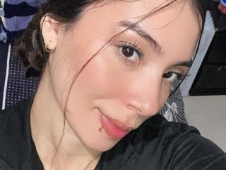 VALENTINAA01's Model Profile