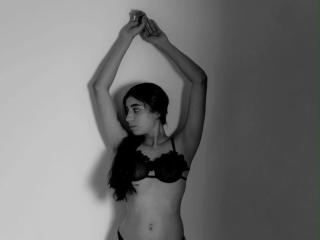 MariamNur's Model Profile