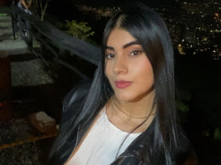 AlaraKey's Model Profile