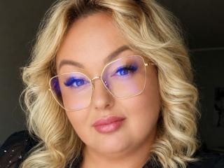 HazelDream69's Model Profile