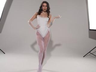 StaciStratos's Model Profile