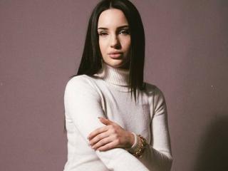 Versavi's Model Profile