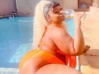 BootyShakerx's Model Profile