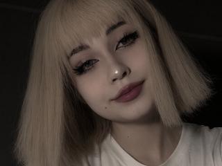 EmelyDilsaver's Model Profile
