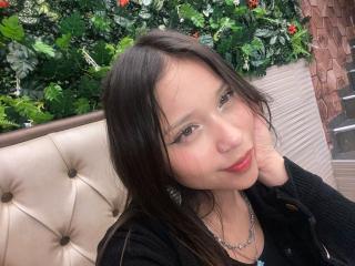 HeraJuno's Model Profile