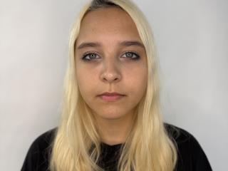 Lásd a LouannMathai teljes profilját