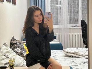 Lásd a AnneKofron teljes profilját