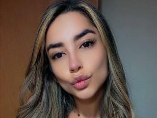 Lásd a SofyaLane teljes profilját