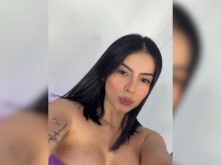 Lásd a IsabellaJames teljes profilját