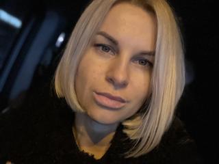 Lásd a BelleLisaG teljes profilját