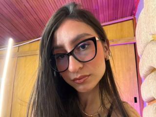 Lásd a MaddyCarina teljes profilját
