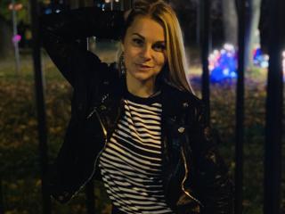 Lásd a BelleLisaG teljes profilját