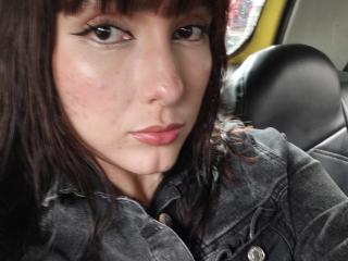 Voir la fiche détaillée de ValeriHairy69