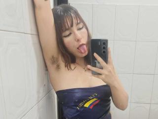 Voir la fiche détaillée de ValeriHairy69