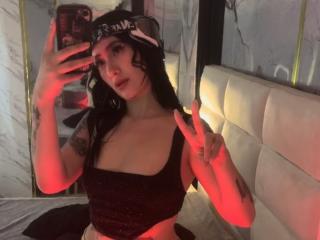 انظر إلى الملف المفصل لـ TifanyDiaz