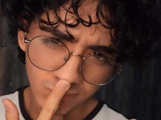انظر إلى الملف المفصل لـ ElliotNoir