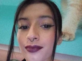 انظر إلى الملف المفصل لـ JasminKooper