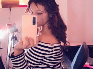См. подробные сведения о модели ValentinaRoseX