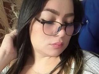 См. подробные сведения о модели KhloeSexos