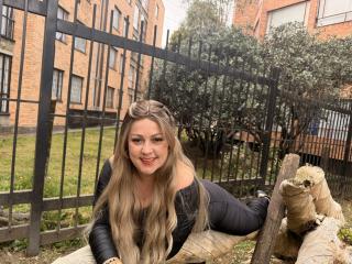انظر إلى الملف المفصل لـ SamanthaGold