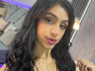 انظر إلى الملف المفصل لـ LilithDesire