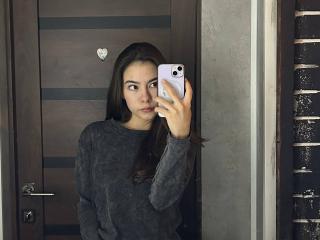 Yksityiskohtaiset tiedot mallista AnneKofron