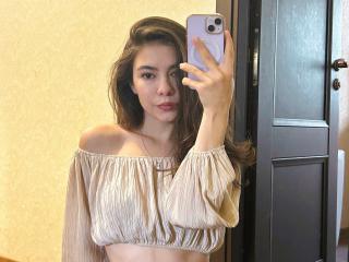 Yksityiskohtaiset tiedot mallista AnneKofron