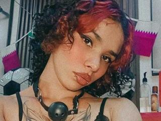 Yksityiskohtaiset tiedot mallista ChloeFoster