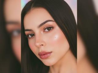 Δείτε την λεπτομερή καρτέλα του IsabellaJames