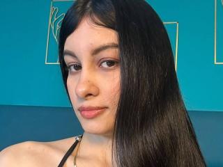 Ver la ficha detallada de DevineSimone