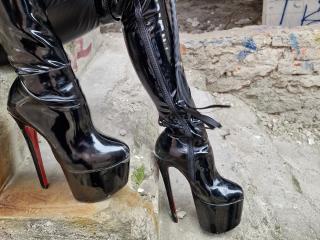 Δείτε την λεπτομερή καρτέλα του RinaQueenie