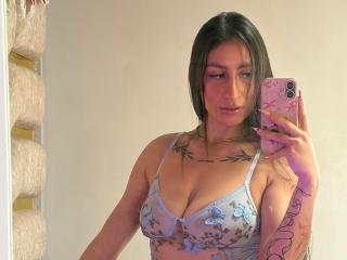Ver la ficha detallada de MaddyCarina