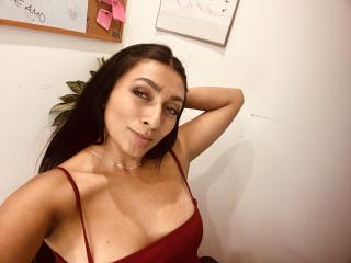 Prikaži popoln profil modela AmeliRoux