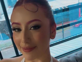 Prikaži popoln profil modela MaddyMills