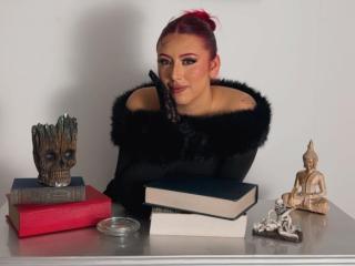 Prikaži popoln profil modela MaddyMills