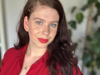 Prikaži popoln profil modela MayaFlowers