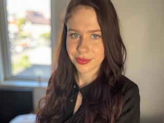 Prikaži popoln profil modela MayaFlowers