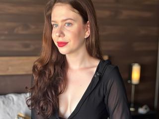 Prikaži popoln profil modela MayaFlowers