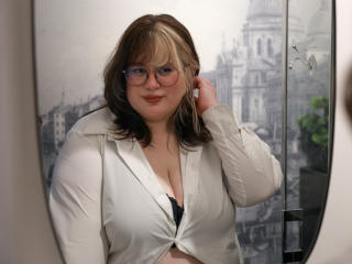 Prikaži popoln profil modela OpheliaLush