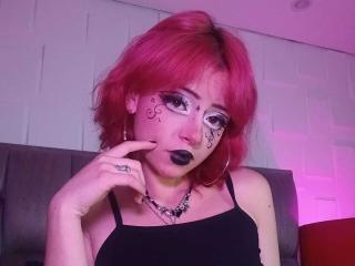 Prikaži popoln profil modela ViolettClay