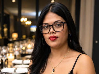 Se komplett profil för Carenne