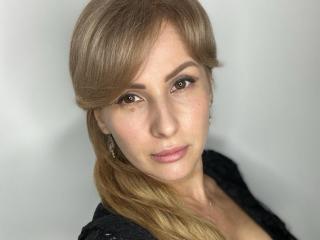 Prikaži popoln profil modela AnnGlow