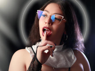 Prikaži popoln profil modela VanessaClose