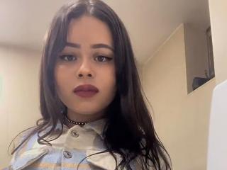 Xem hồ sơ đầy đủ của ChiaraBella