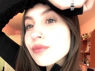 Prikaži popoln profil modela AudrieNuessen