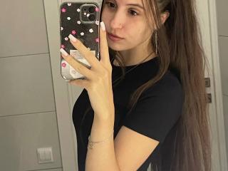 Prikaži popoln profil modela AudrieNuessen