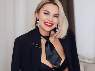 Se komplett profil för BelleLisaG