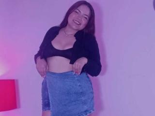 Se komplett profil för CherryScarlett